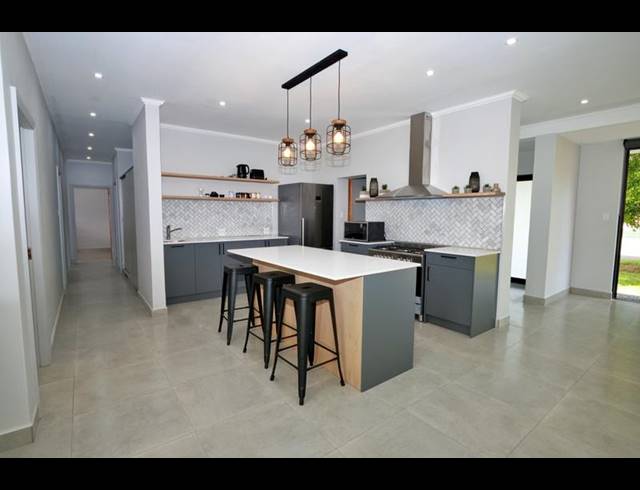 4 BEDROOM HOUSE FOR SALE IN STILBAAI-WES